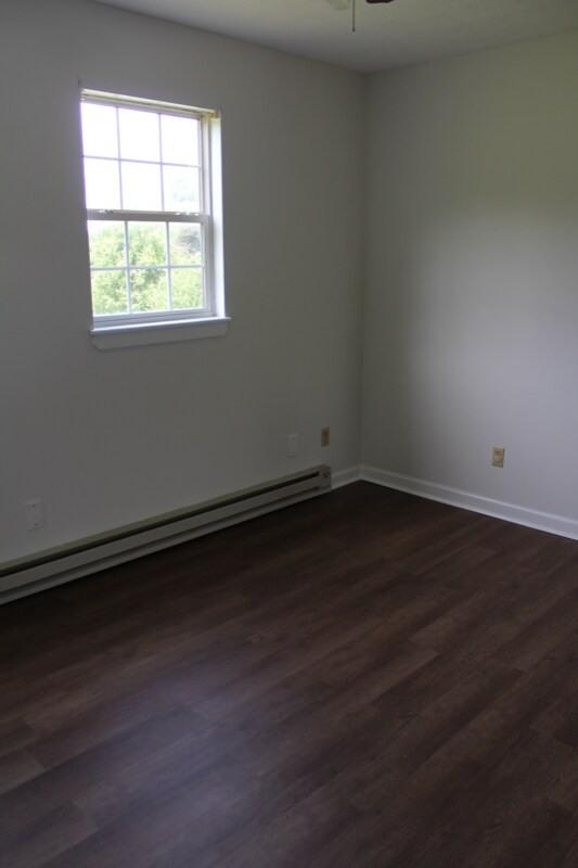 Building Photo - 202 Mountain View Dr