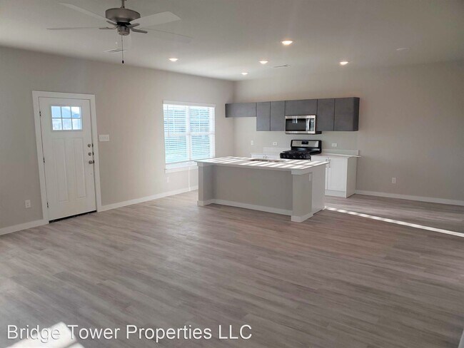 Building Photo - 4 br, 3.5 bath House - 4112 Sarno Dr