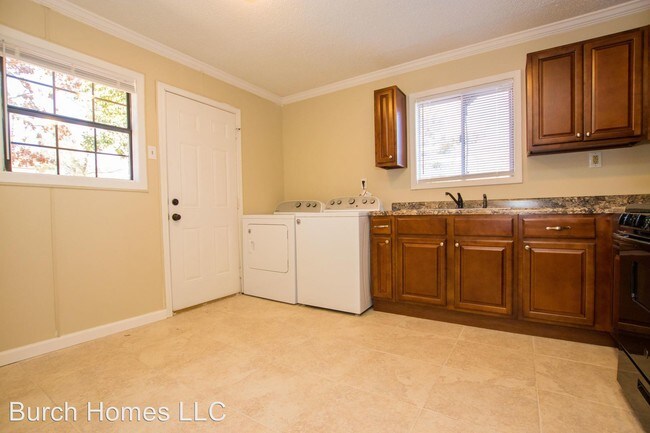 Foto del edificio - 4620 Prospect Rd