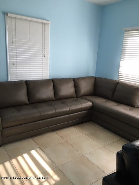 Foto del edificio - 112 Poplar Ave