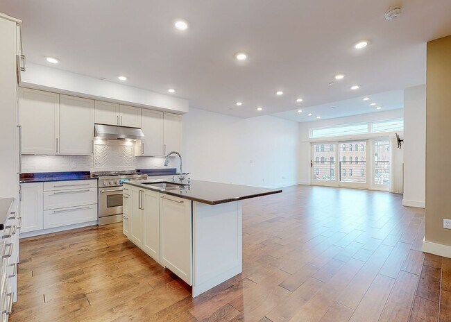 Foto del edificio - Luxury 2BR/2BA Condo in Portland's East En...