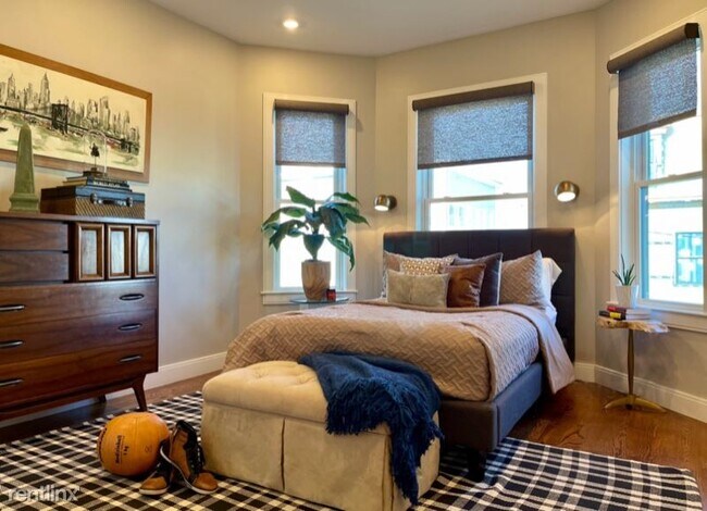 Building Photo - 1 br, 1.5 bath Condo - 33 Condor St 2 Unit 2