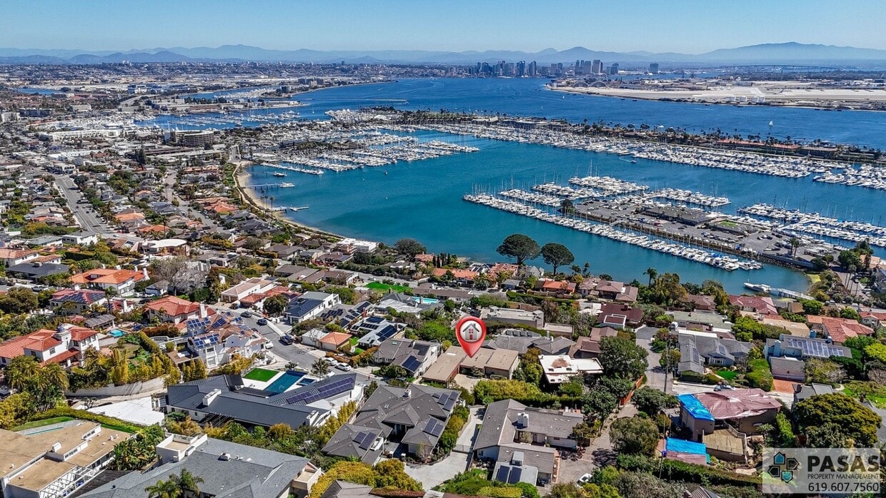 Primary Photo - La Playa living with stunning city, ocean ...