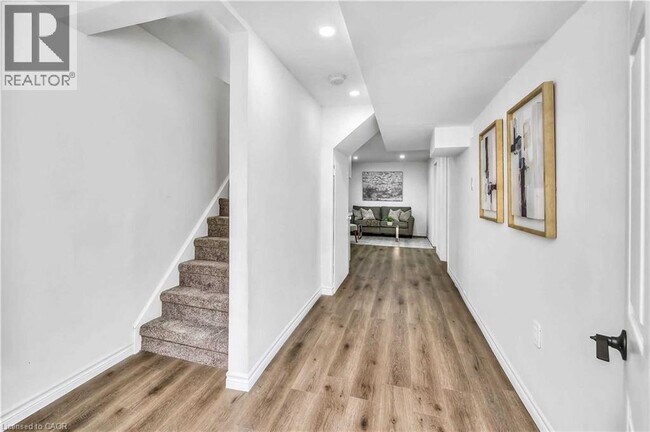 Building Photo - 608 Woolgrass Ave