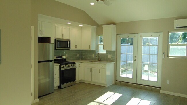 Foto del edificio - 6642 Forbes Ave
