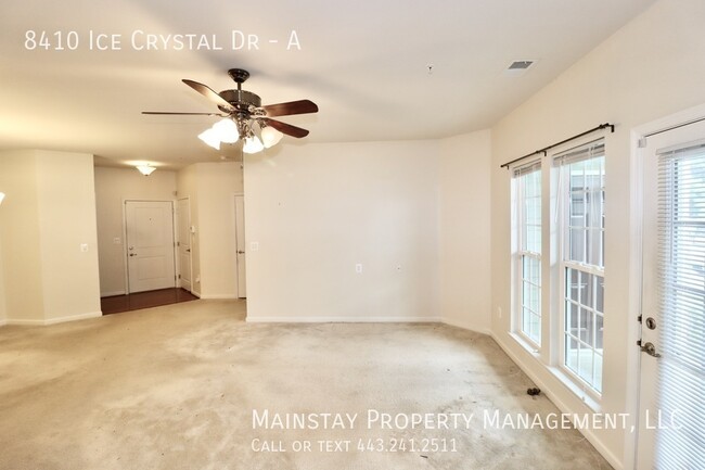 Foto del edificio - 2 Bedroom Condo in 55+ Legacy at Cherry Tr...