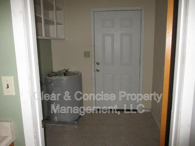 Foto del edificio - 4780 Cody Ave