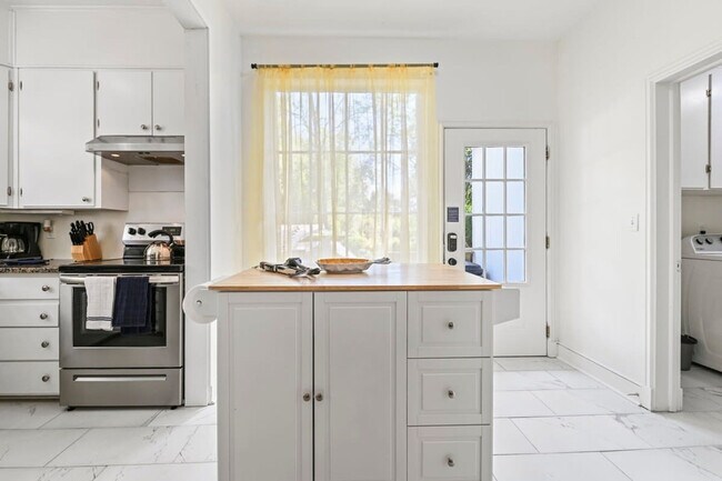 Building Photo - 1919 Norman Bridge Ct