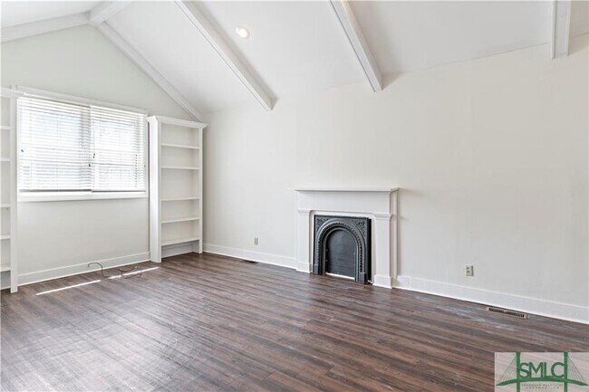Building Photo - 17 E Jones St