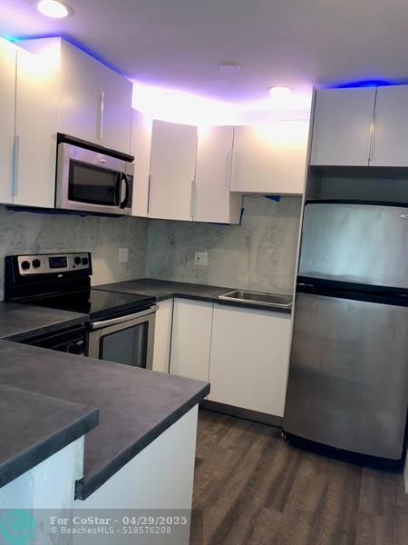 Foto del edificio - 1298 NE 33rd St