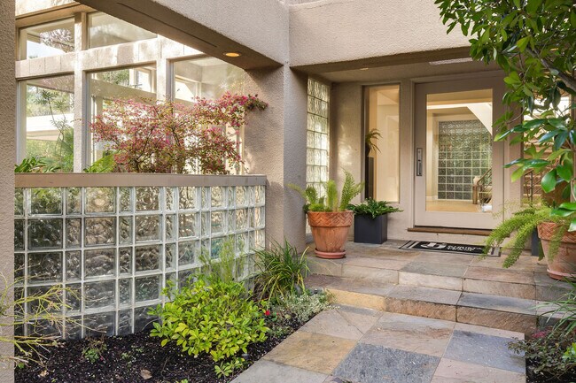 Foto del edificio - 4257 Golden Oak Ct