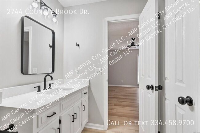 Foto del edificio - 2744 Country Brook Dr