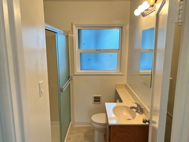 Building Photo - 2652 Ione Ave