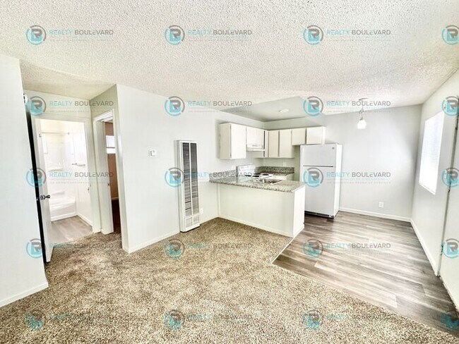 Foto del edificio - Charming 1-Bedroom Retreat with Stylish Fi...