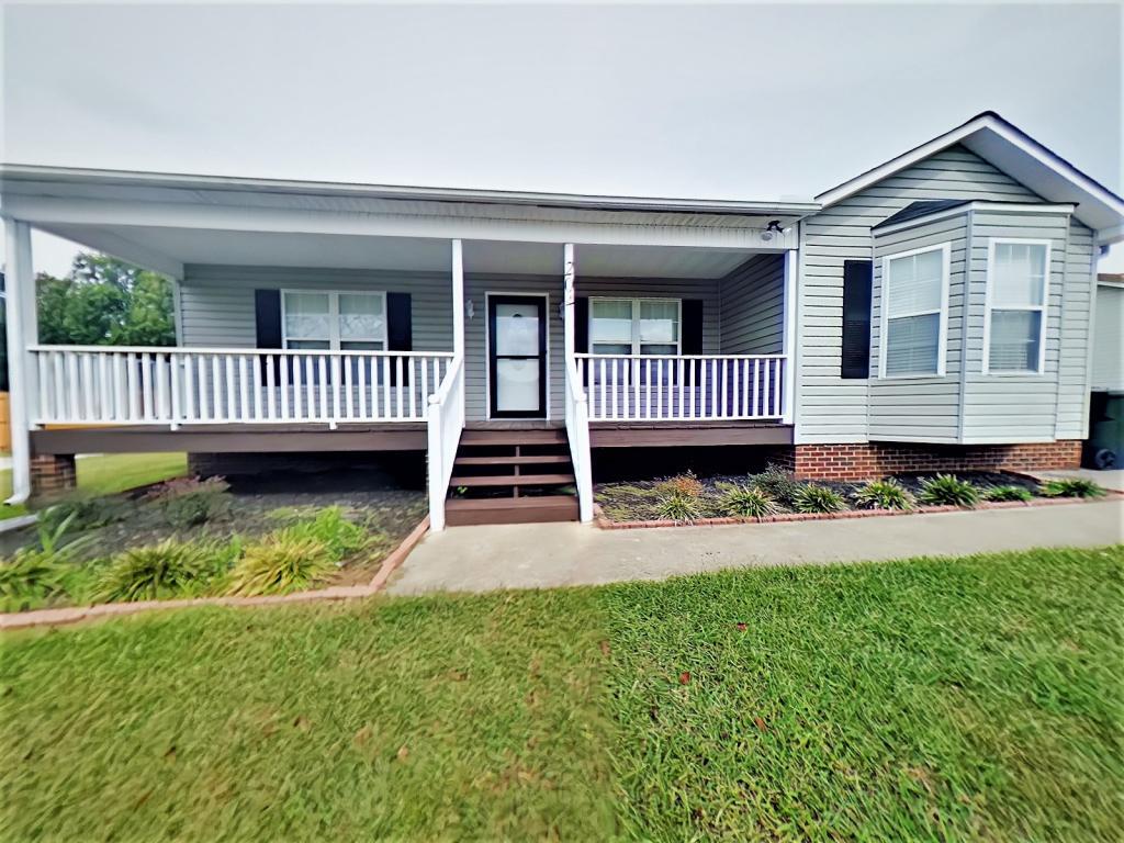 Primary Photo - 204 Larkspur Lane