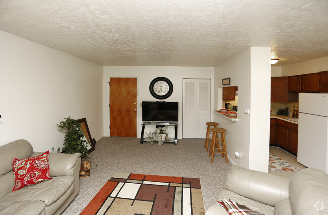 Living Room - Kingston Green Apartments