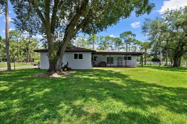 Foto del edificio - 11128 42nd Rd N