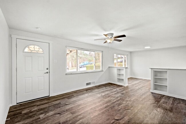 Building Photo - READY FOR MAY 15TH!! STUNNING & UPDATED 3-BEDROOM IN WHITE OAK!