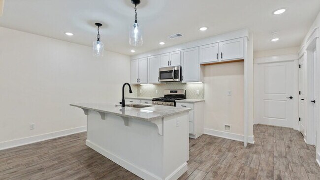 Building Photo - 52 Watson Ln