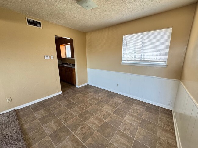 Building Photo - 302 Wolf St