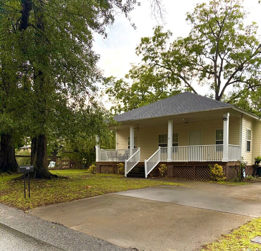 Foto del edificio - 838 Augusta St