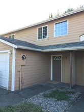 Building Photo - 407 Harman Way S