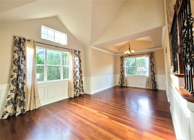 Foto del edificio - Luxurious 4 Bed/2.5 Bath Lynnwood Home - Available Now!