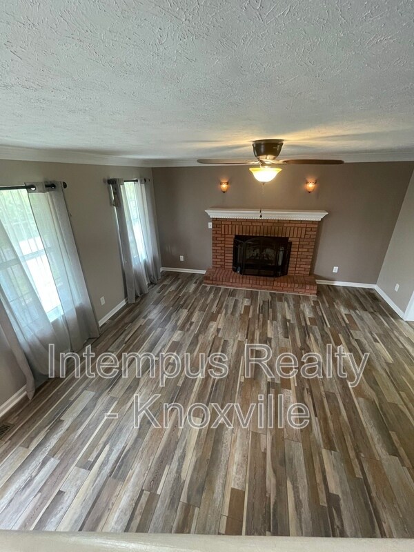 Foto del edificio - 7728 Chapel Bend Dr