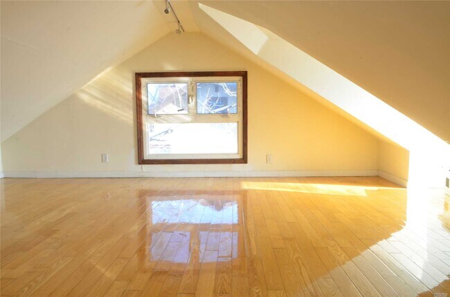 Building Photo - 159-12-159-46 46th Ave