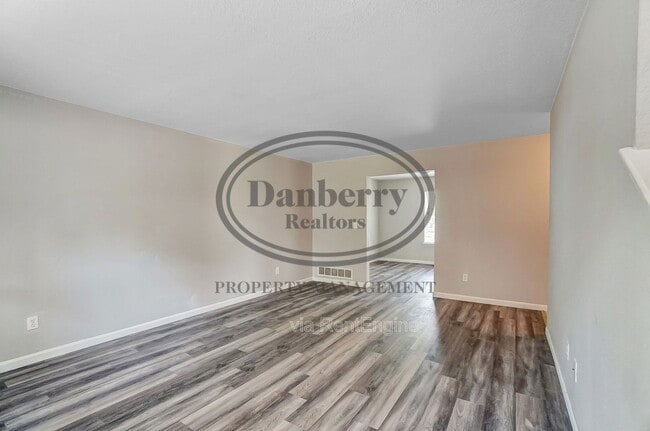 Building Photo - 3612 Willow Run Dr