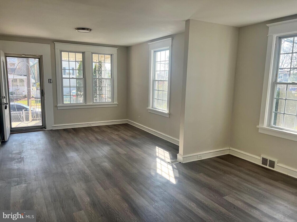 4207 Remington Ave, Pennsauken Township, NJ 08110 House Rental in