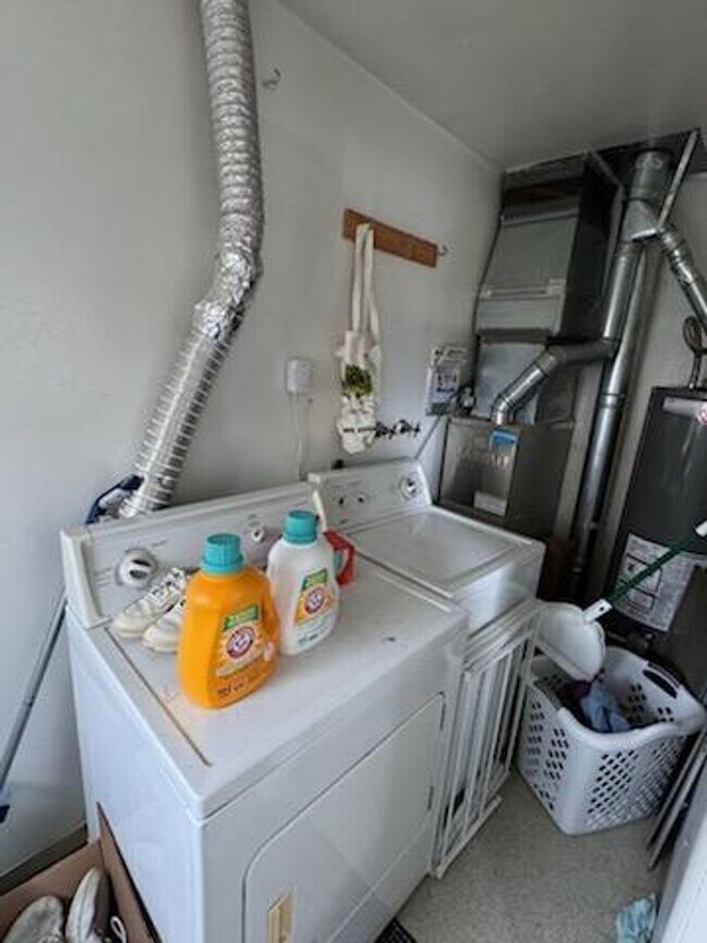 Building Photo - 2bed 1 bath Boulder duplex for rent