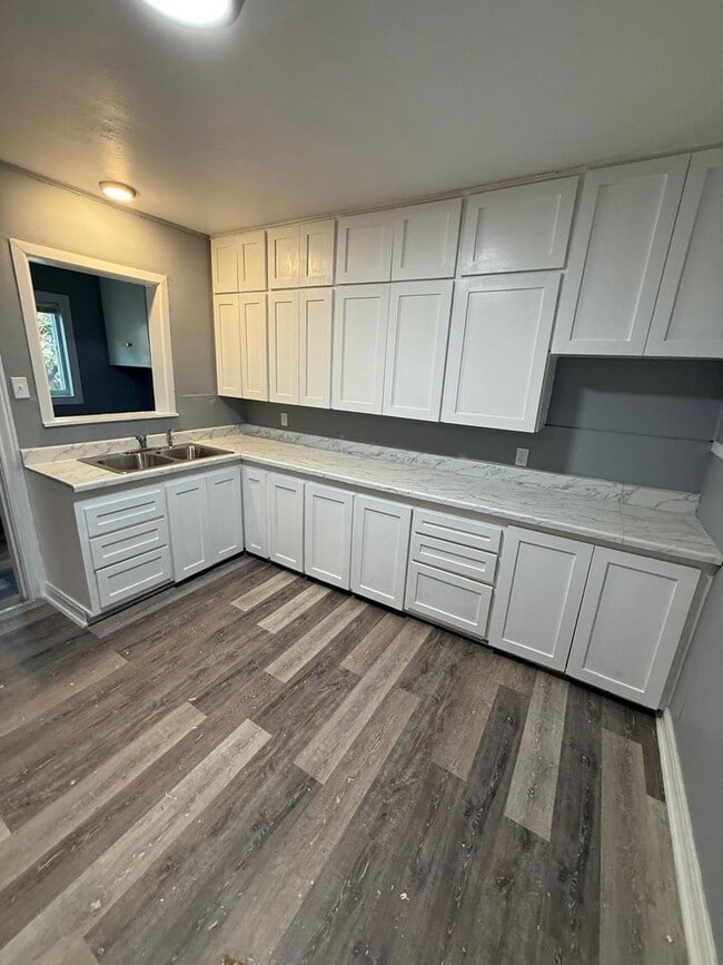 Foto del edificio - $0 First Month's Rent / $0 Deposit at Move-in