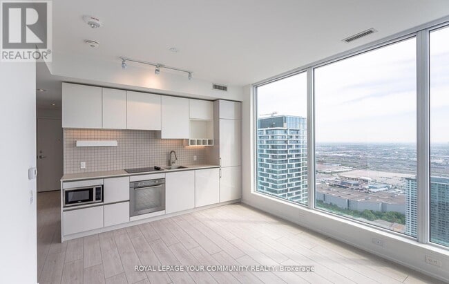 Building Photo - 5 Buttermill Ave.