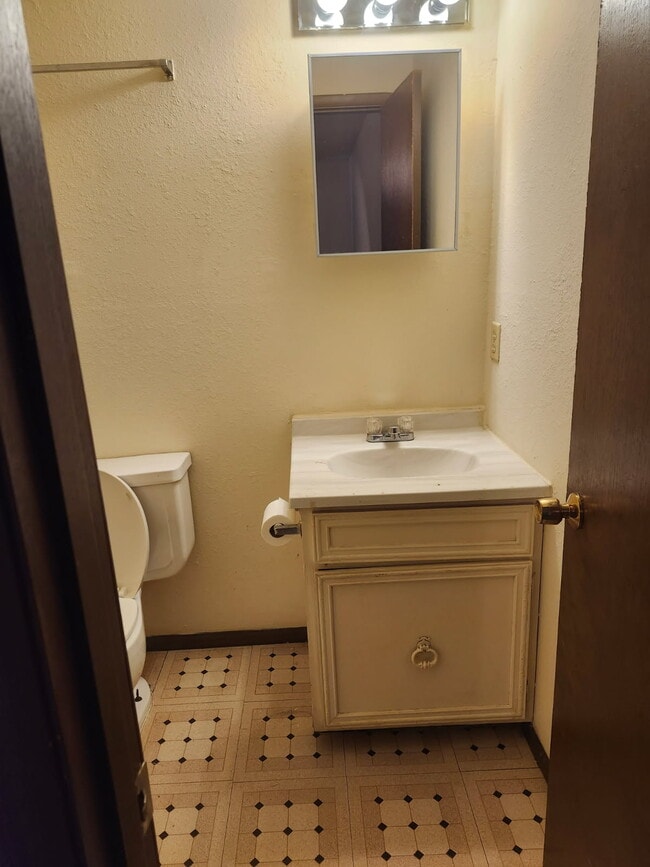 Foto del edificio - 3030 Congress Blvd