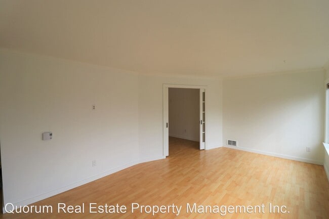 Building Photo - 1 br, 1 bath House - 2550 Thorndyke Ave W ...