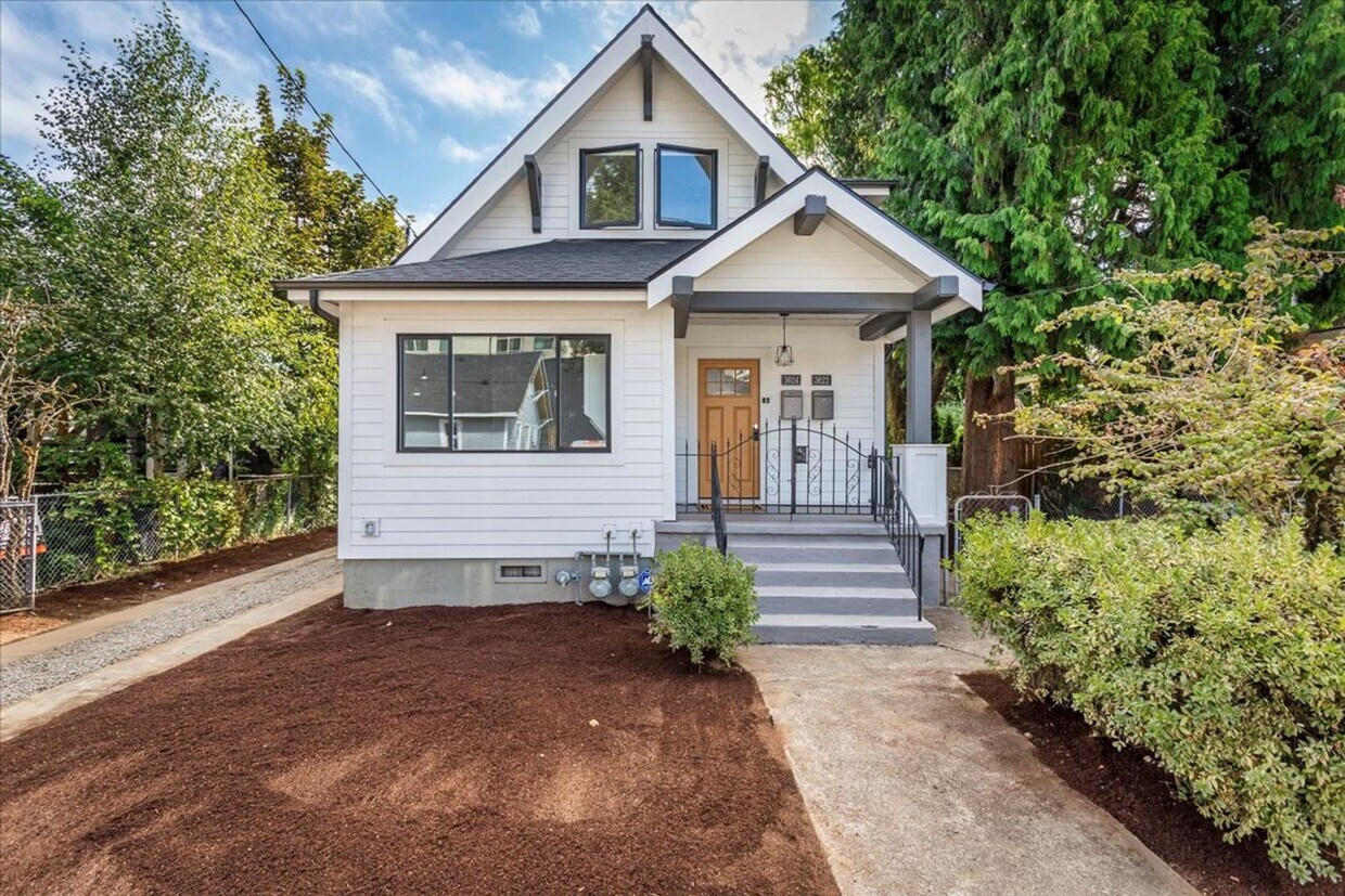 Foto principal - 3622-3624 NE Cleveland Ave