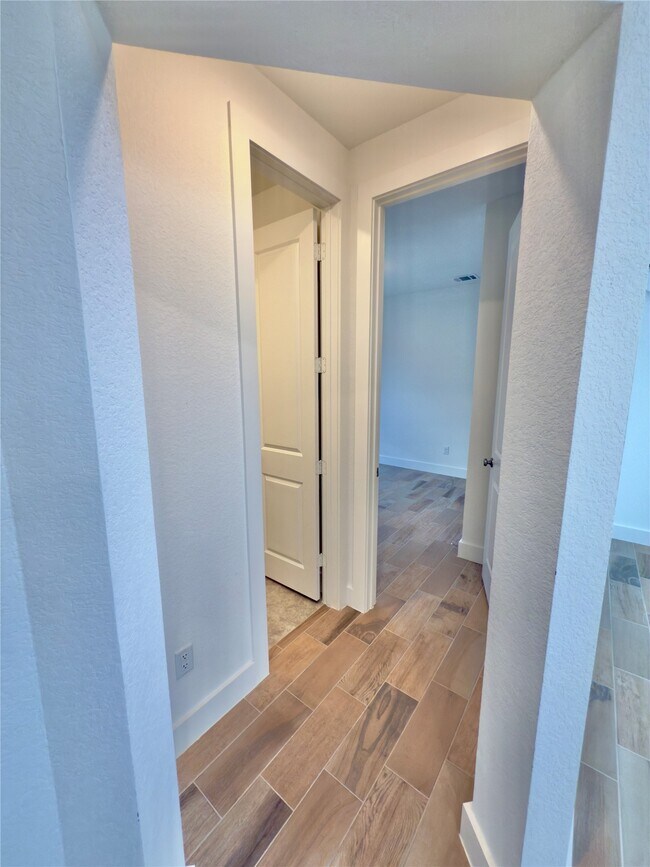 Building Photo - 15206 Cortines Ct