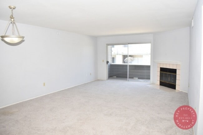 Foto del edificio - Spacious 2-Bed, 2-Bath Apartment North Park