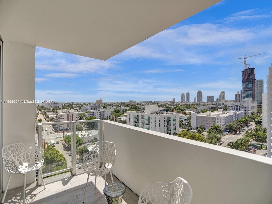 Foto principal - 1100 West Ave