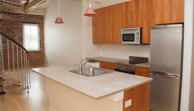 Building Photo - 56 W Gay St