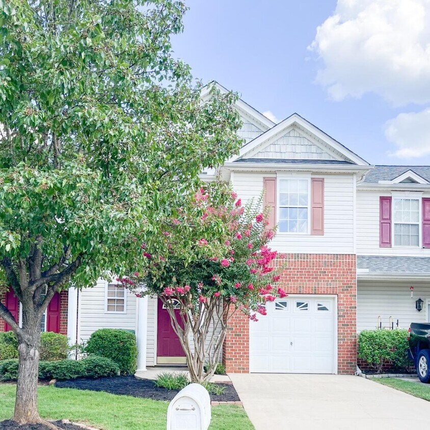 Foto principal - 128 Marshland Ln
