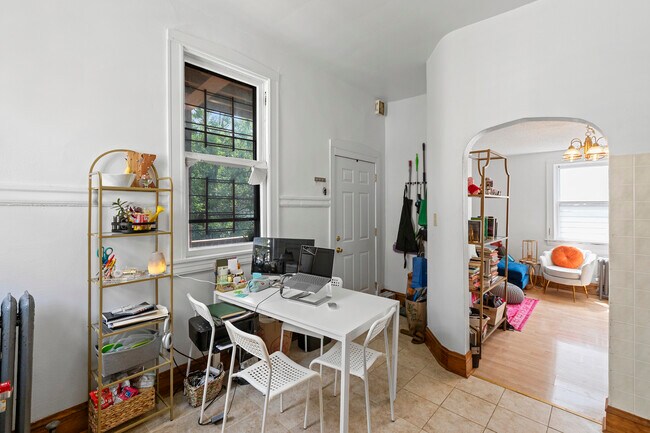 Foto del edificio - 2507 N Sawyer Ave