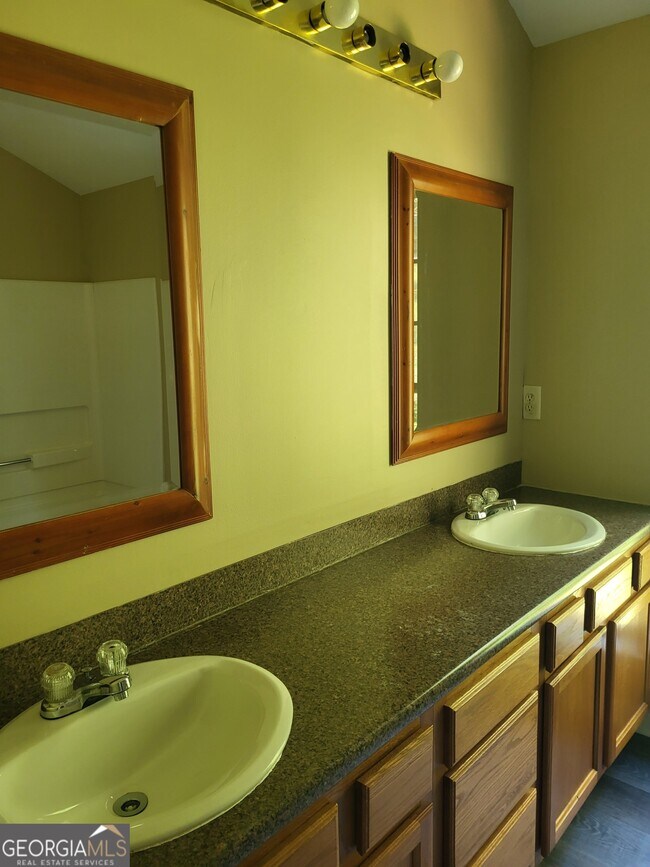 Foto del edificio - 156 Red Bank Rd