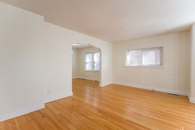 Foto del edificio - 7339 Dartmouth Ave