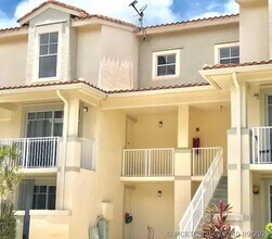 Building Photo - 1136 Town Center Dr