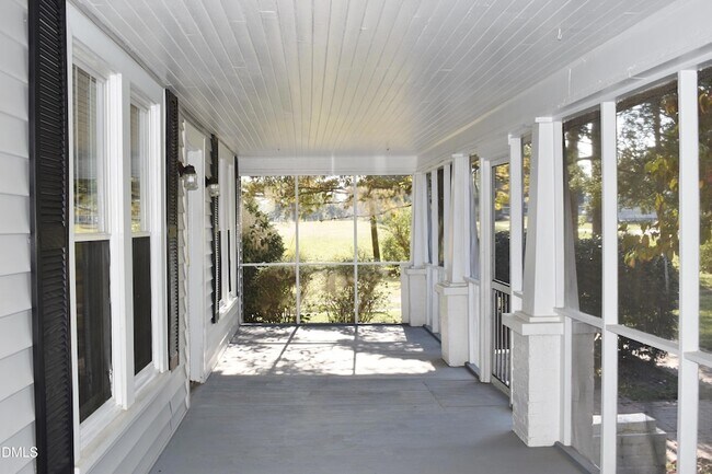 Foto del edificio - 7509 NC-27