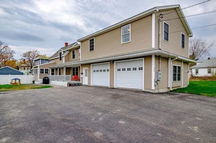 First floor unit, 2 floors - 22 Hawthorne St