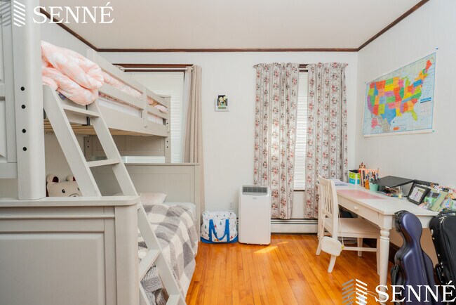 Building Photo - 61 Pine St