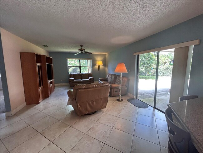 Foto del edificio - 11641 SW 50th St